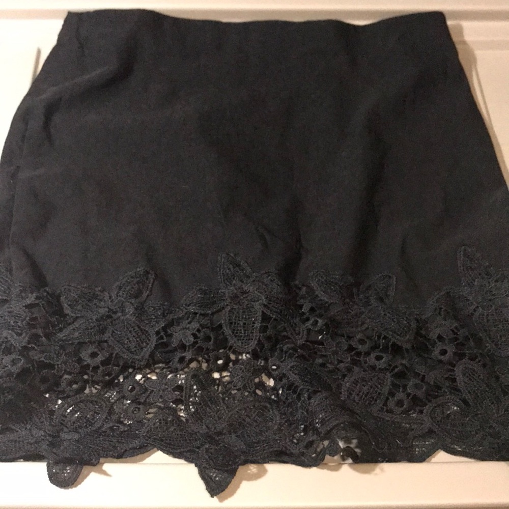 Cute skirt with lace!